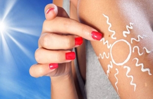8 حاجات لازم تكون فى شنطتك وأنت رايح البحر