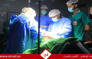 تقرير: طبيب يتنقل بالتوكتوك من شمال قطاع غزة لجنوبه ليمارس عمله