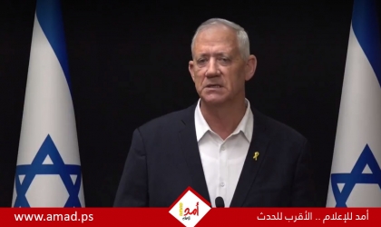 غانتس يلتقي برئيس الوزراء القطري برفقة عائلات رهائن في باريس