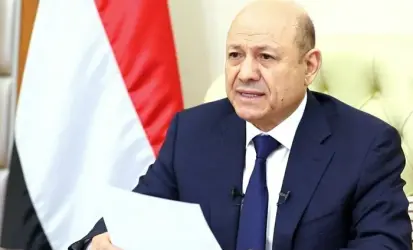 العليمي يعلن بدء العمليات العسكرية الشاملة ضد الحوثيين لاستعادة مؤسسات الدولة